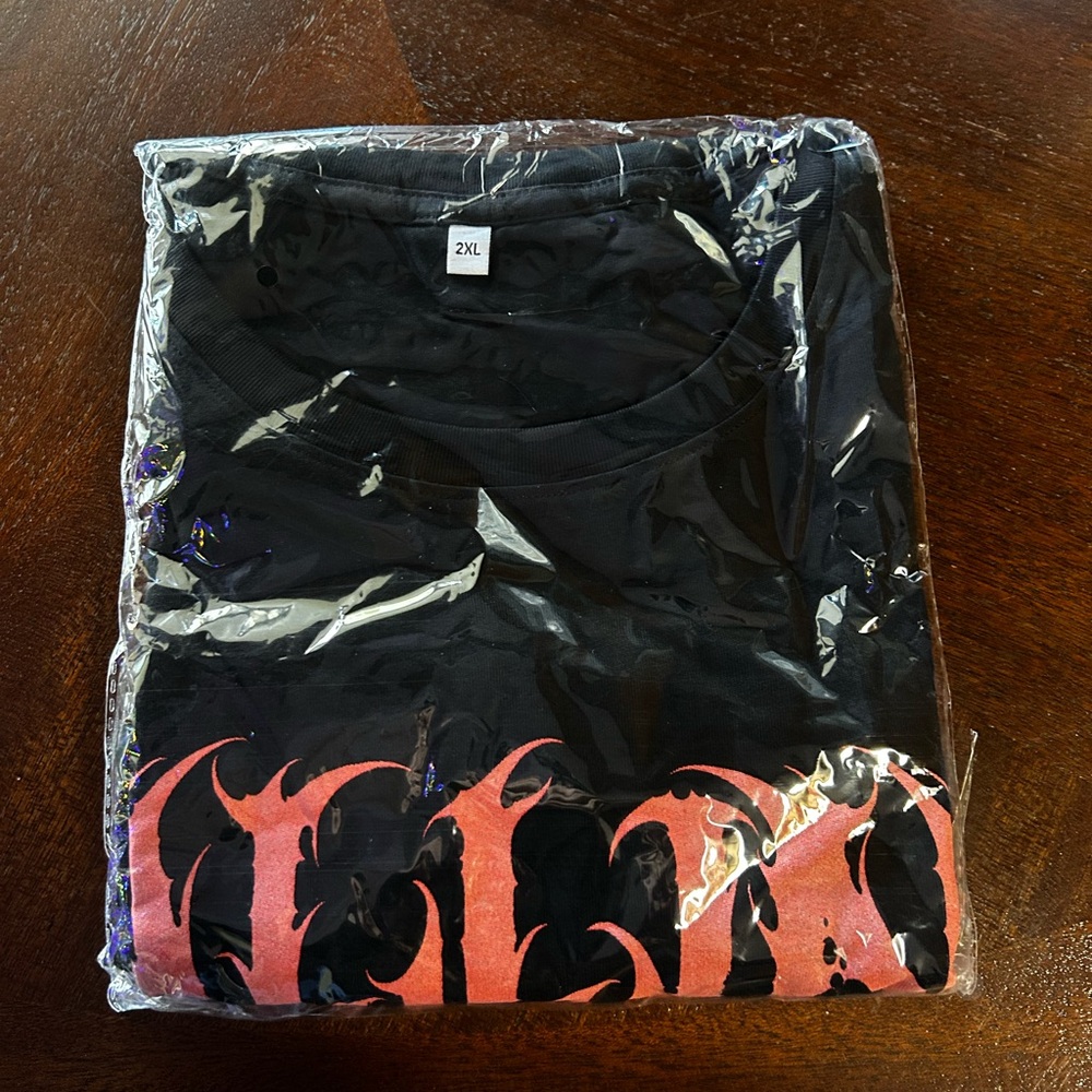 Falling in Reverse tshirt - Picture 3 of 3